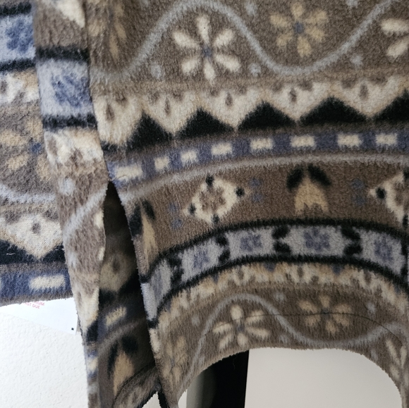 Detail Sportswear Vintage Fleece Jacket, Women's Small- Aztec/Nordic Pattern - Picture 3 of 7